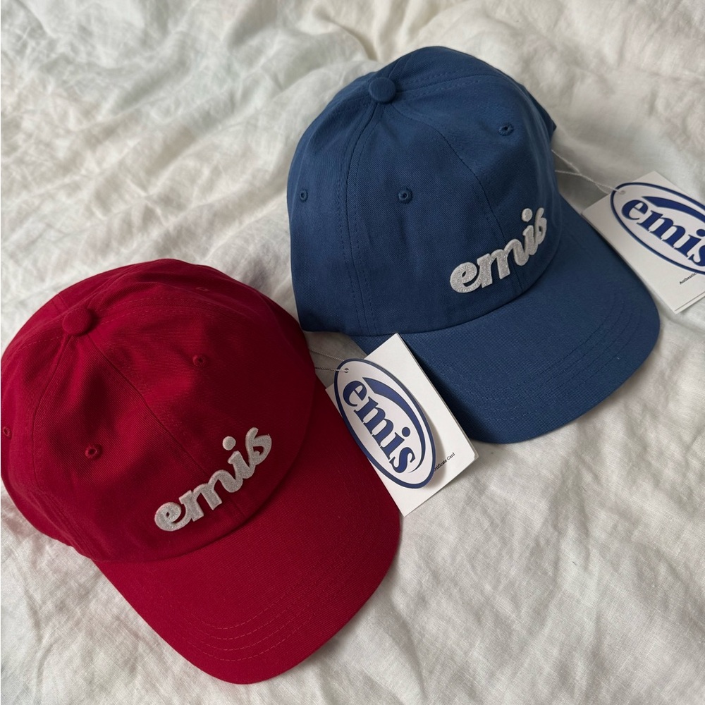 Emis Red and Blue Caps